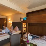 尼德瑞特尔酒店 酒店 3*
