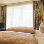 尼德瑞特尔酒店 3* 玛丽亚埃姆安斯泰内嫩米尔